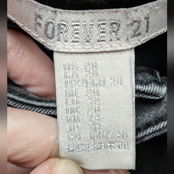 Forever 21 skinny black pants - Picture 3 of 3